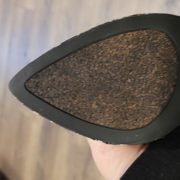 BCBG HEELS - Picture 6 of 10